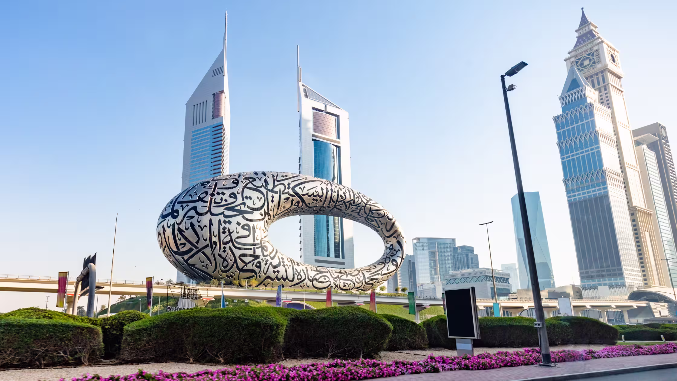 EOR vs Setting Up a Company in the UAE: Which Is Better for Foreign Businesses?